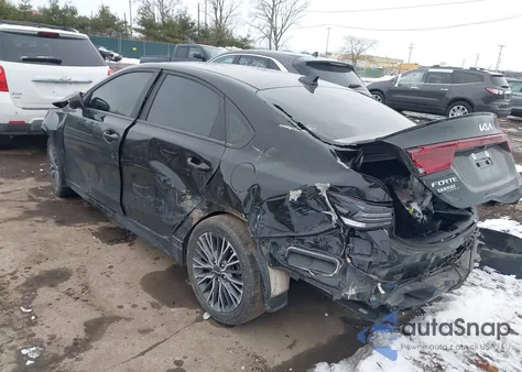 2022 Kia Forte Gt-Line z USA, uszkodzony, nr VIN 3KPF54AD6NE507004